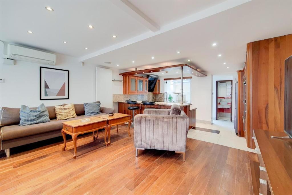 Apartment Phenomenal Hyde Park-central With Large Roof Terrace