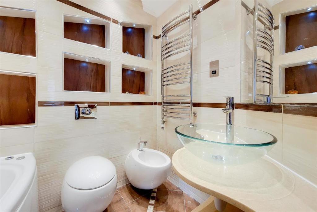 Phenomenal Hyde Park-central With Large Roof Terrace Apartment London