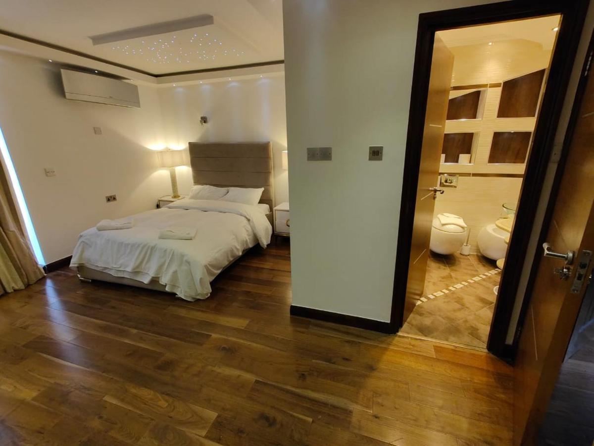 Phenomenal Hyde Park-central With Large Roof Terrace Apartment London