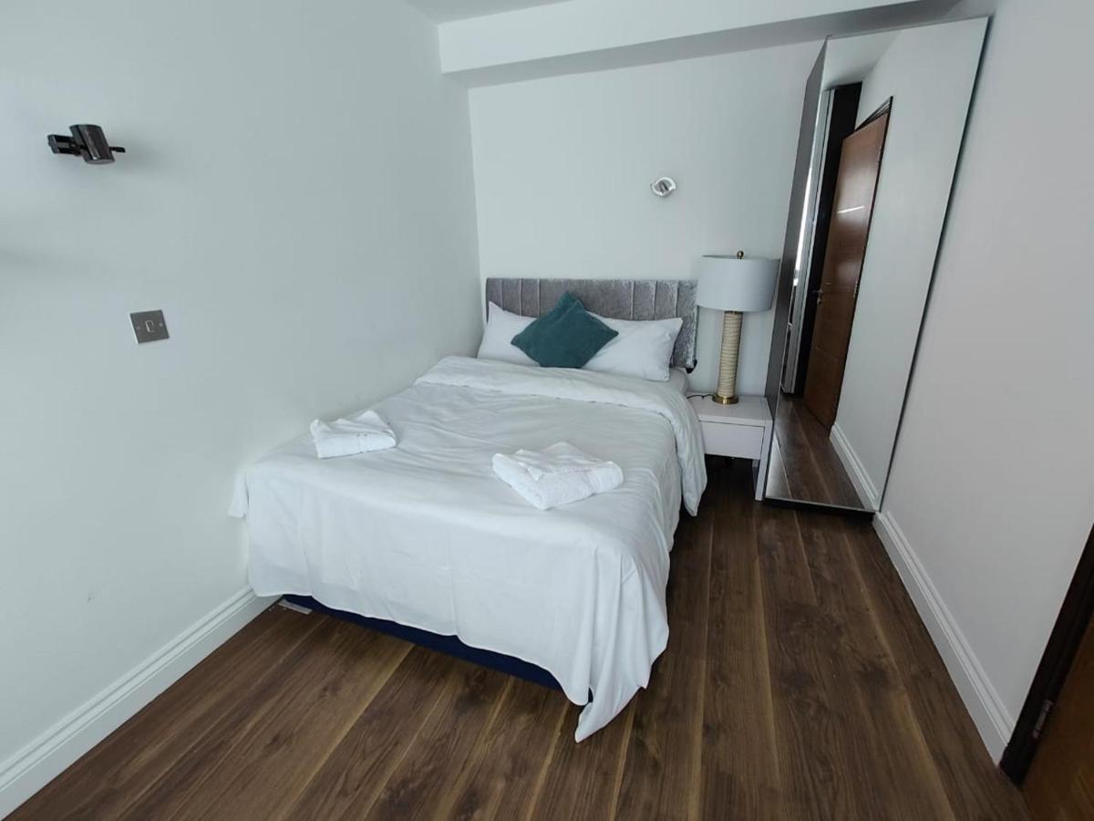 Phenomenal Hyde Park-central With Large Roof Terrace London